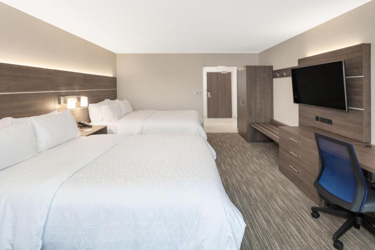 Holiday Inn Express Hotel & Suites Ottawa Airport By Ihg Exterior photo