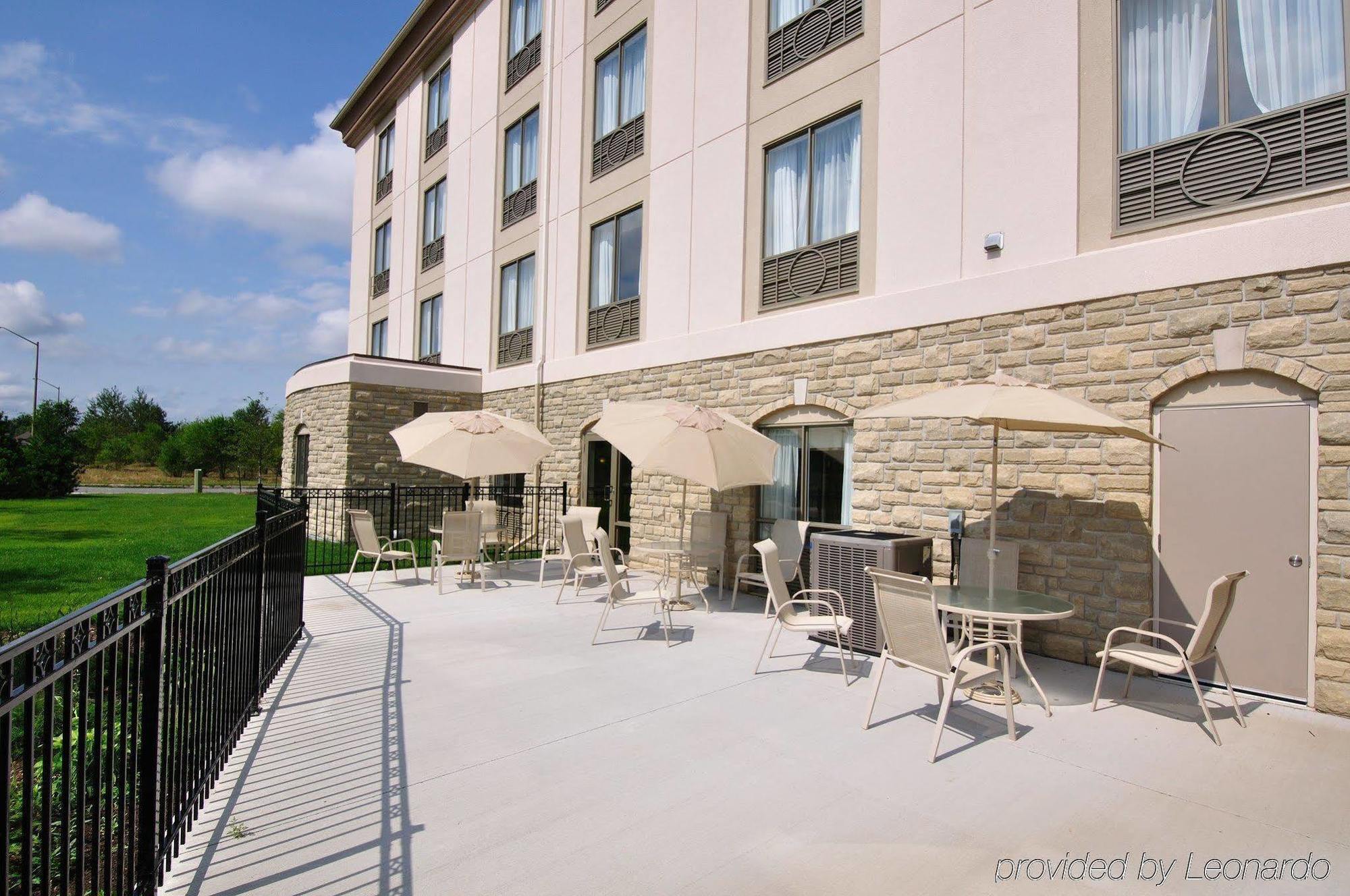 Holiday Inn Express Hotel & Suites Ottawa Airport By Ihg Exterior photo