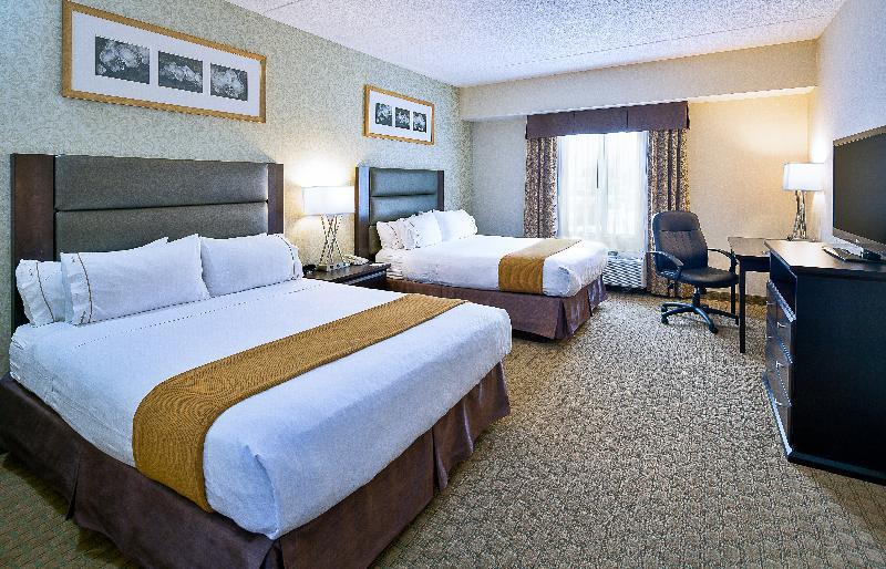 Holiday Inn Express Hotel & Suites Ottawa Airport By Ihg Exterior photo